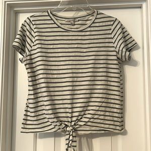Green Envelope crop/tied short-sleeve top women’s size M